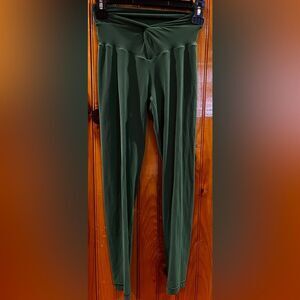 OFFLINE By Aerie Real Me Xtra 7/8 Crossover Leggings Regular Rise Size S Green